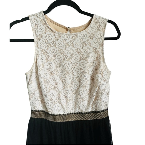 🌺 5 x 25 🌺Elegant Lace Kids Dress - Black and Cream - Picture 4 of 8